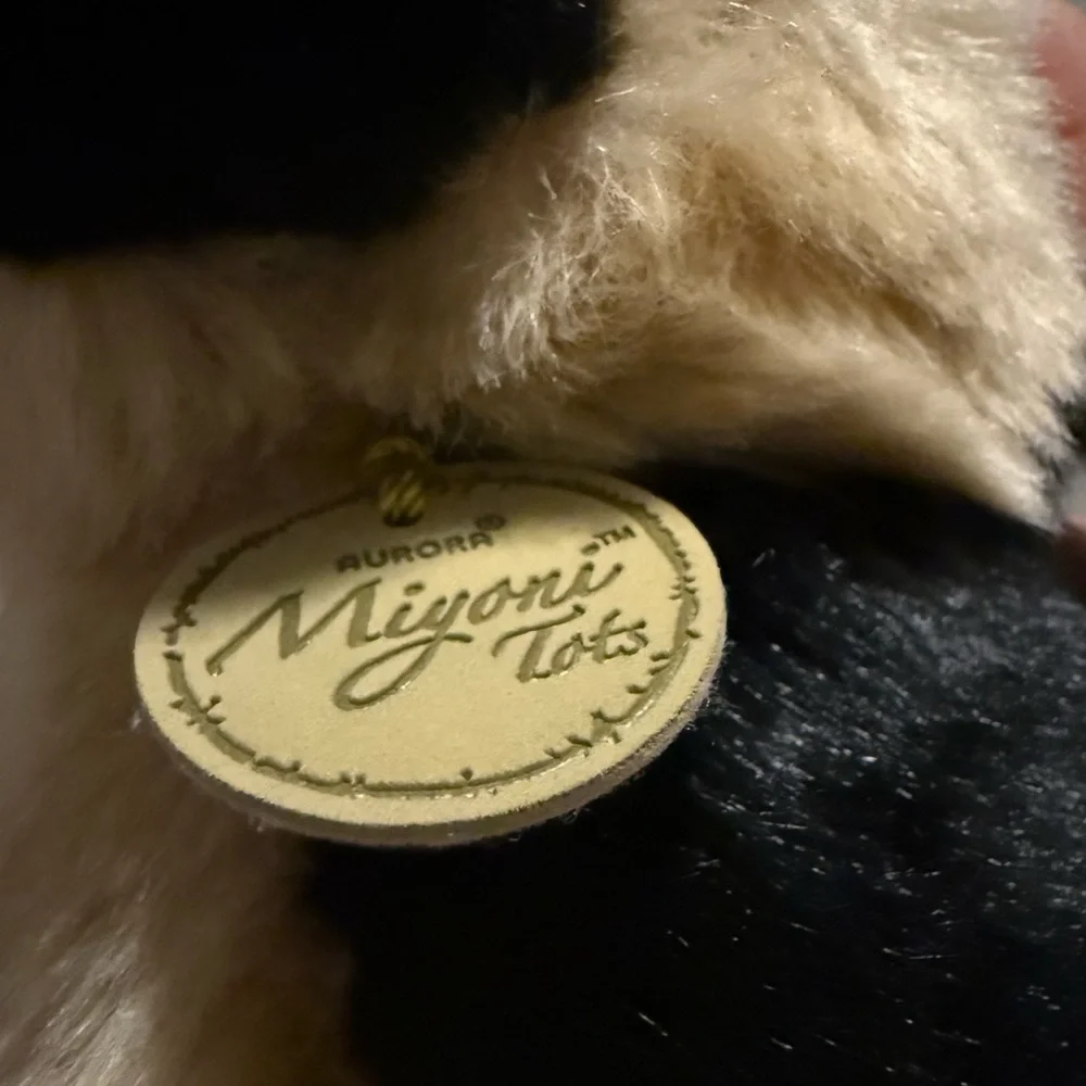 Miyoni by Aurora German Shepherd Dog plush Toy - Picture 4 of 11